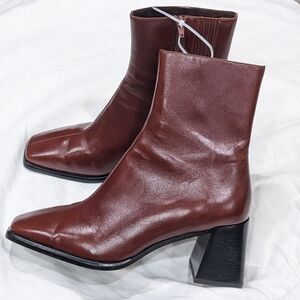 SOLD 🟥 Jeffrey Campbell Geist square toe boot